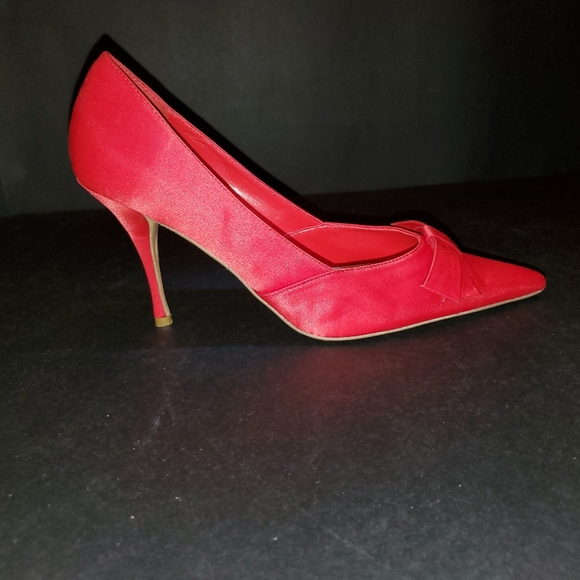 ❤Elegant Red Satin Pumps by Colin Stuart❤ - Picture 16 of 16